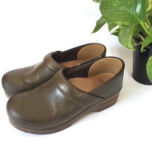 Dansko | Brown leather clogs size 38